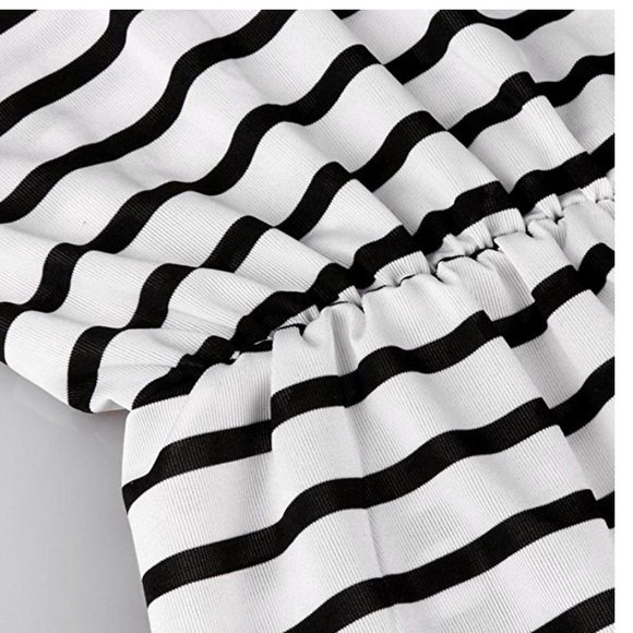 Women Sleeveless Backless Romper - Picture 4 of 5